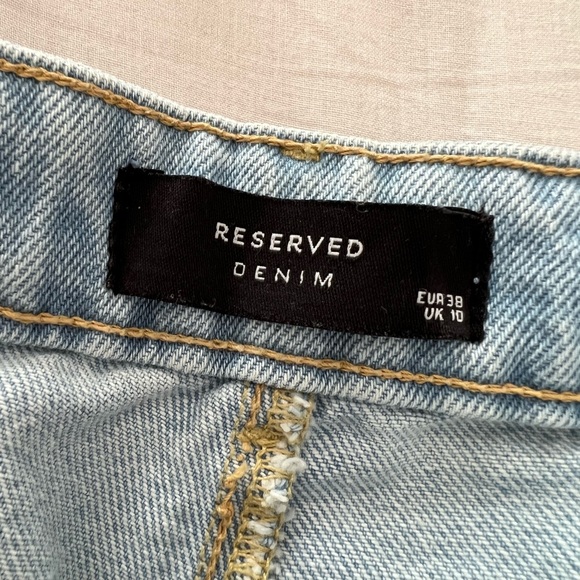 Reserved - Bermuda Shorts - Picture 2 of 5